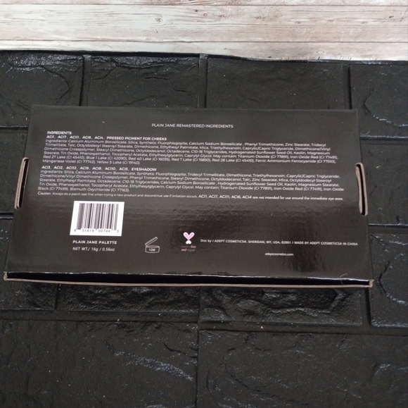 Adept Cosmetics Plain Jane Eyeshadow Palette 💯 authentic New In Box - Picture 3 of 9